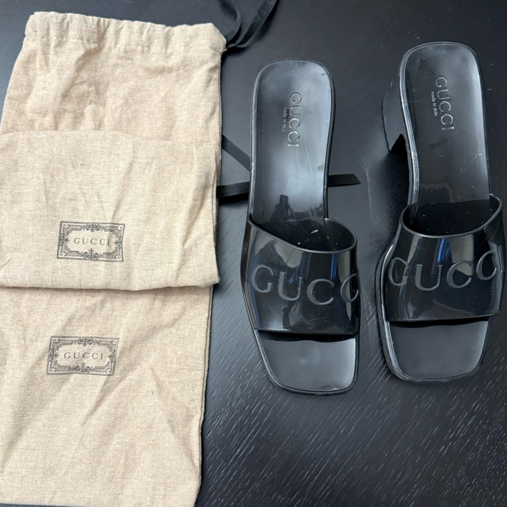 GUCCI LOGO BLACK RUBBER PLATFORM SLIDES / SANDAL / WOMENS HEELS - Picture 4 of 11